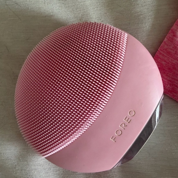 FOREO LUNA mini 3 facial cleansing brush